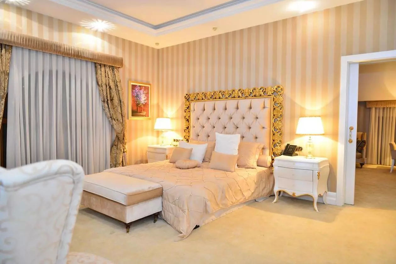 LAKEPALACE_SHABAVIZ (14).jpg